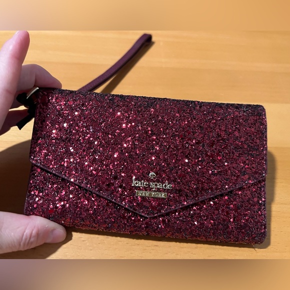 Kate Spade All that Glitters Cranberry Wristlet - phone case NWT - Picture 2 of 7